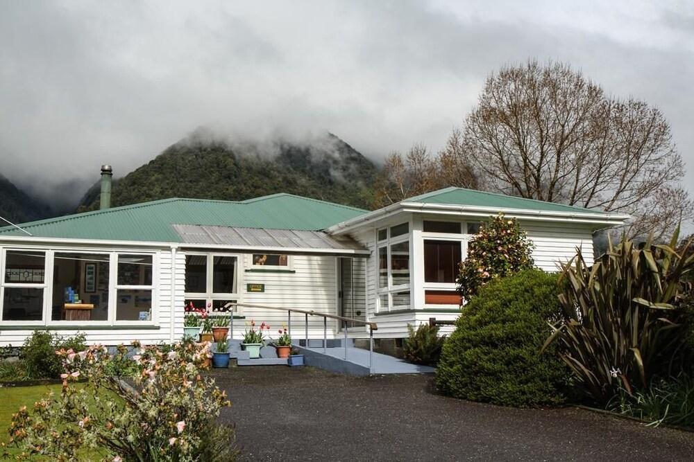 Rainforest Motel Fox Glacier Eksteriør billede