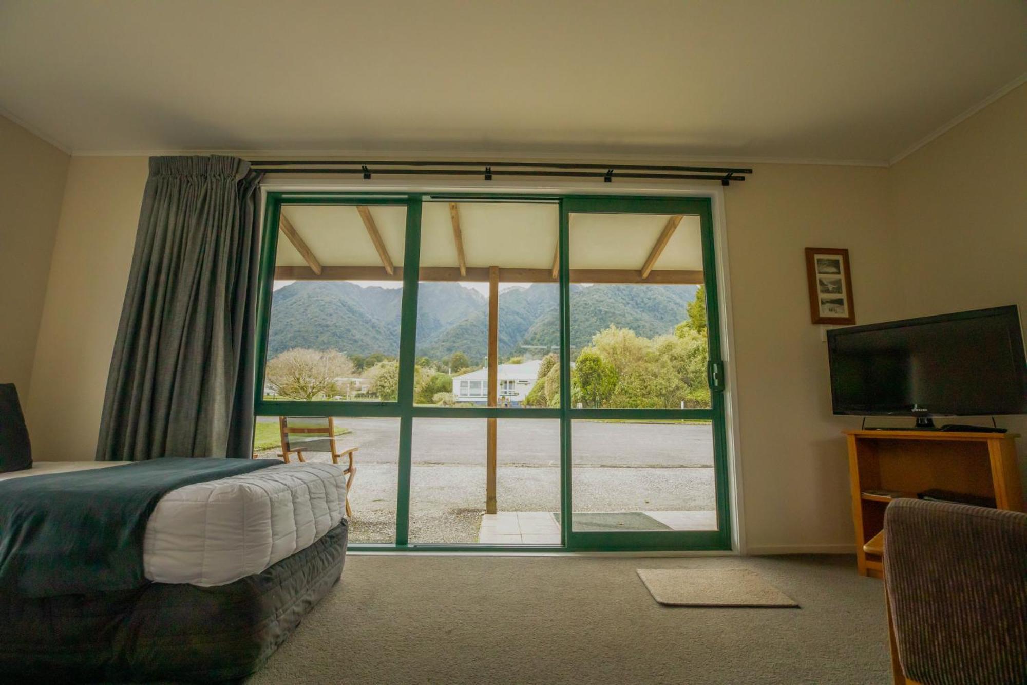 Rainforest Motel Fox Glacier Eksteriør billede