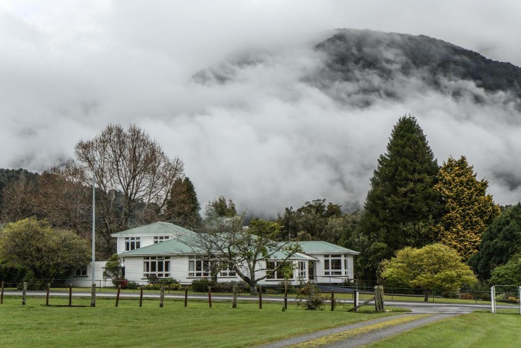 Rainforest Motel Fox Glacier Eksteriør billede
